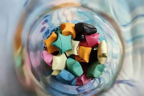 Cadeaux pas chers saint valentin bocal de petits mots